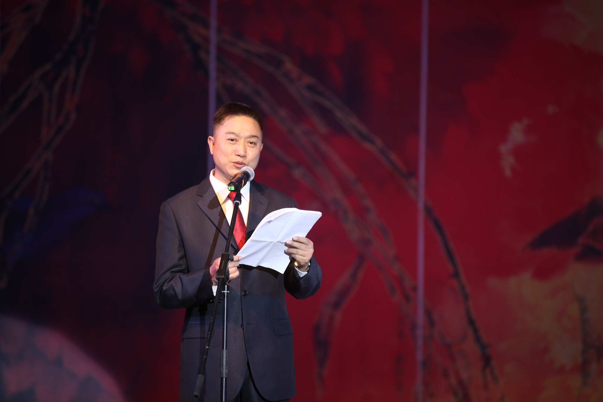 再芬黄梅艺术剧院副院长马自俊介绍黄梅戏发展史及剧院品牌建设