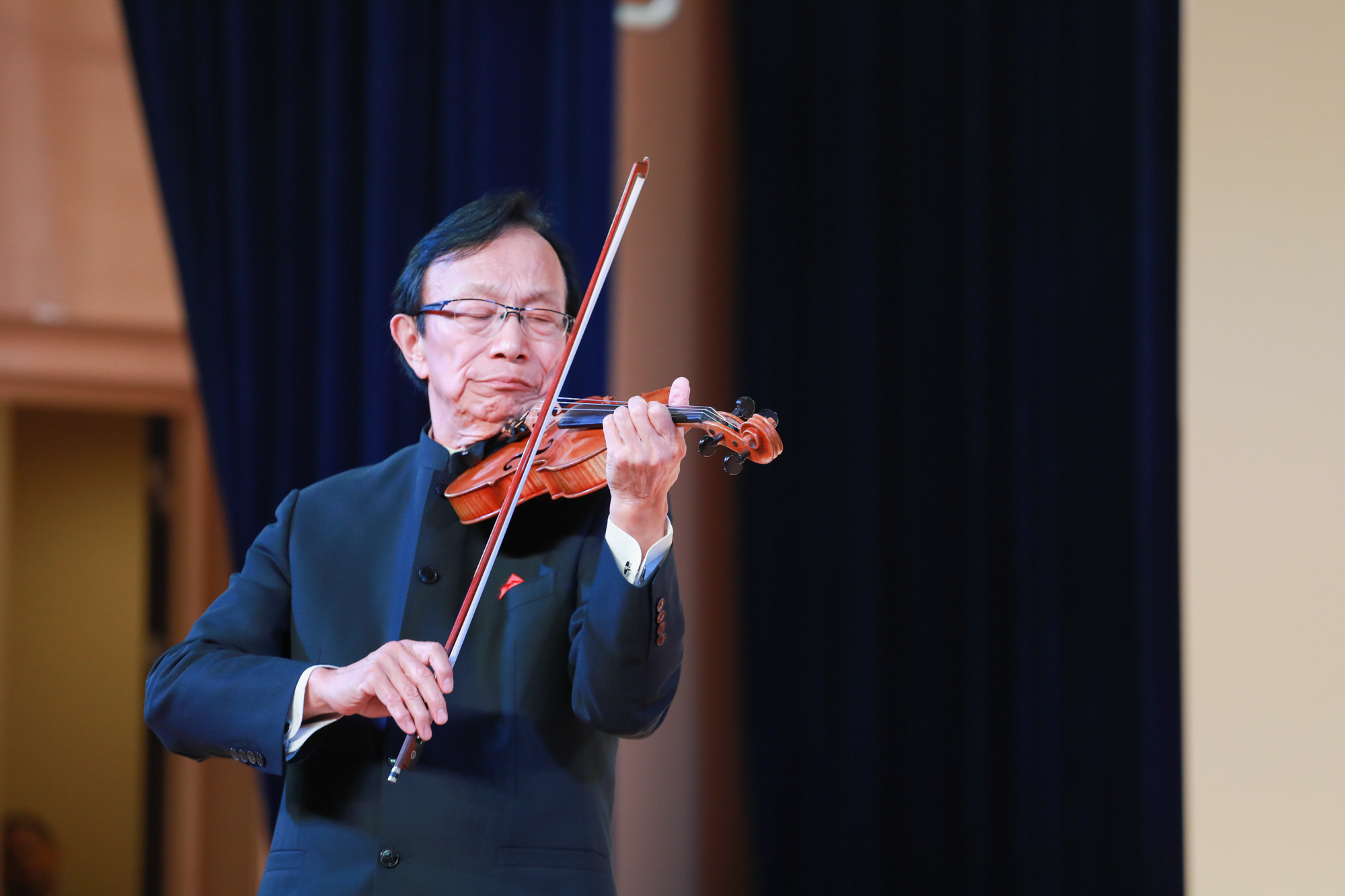 大夏舞台刘育熙小提琴独奏音乐会举行
